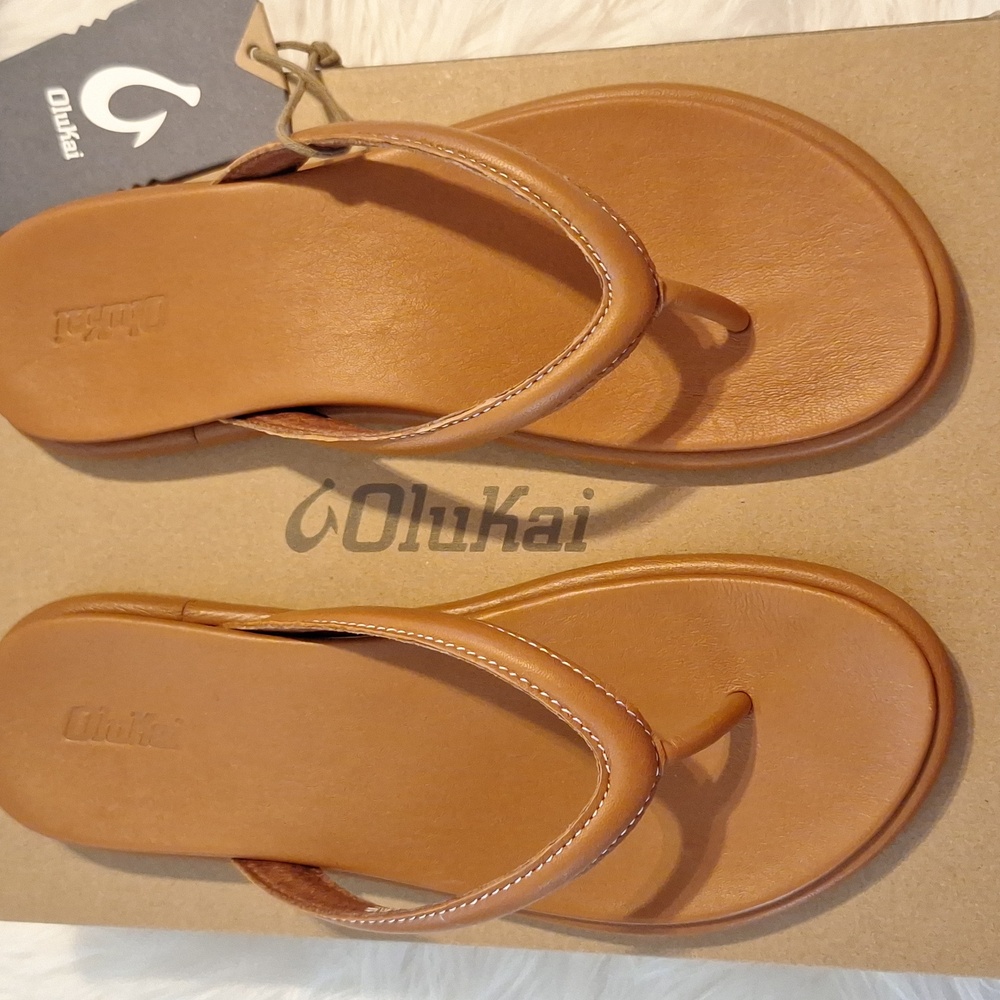 OluKai Tiare Ladies Sandle Size 9